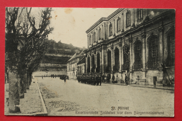 Ansichtskarte AK St Mihiel 1915 exerzierende Soldaten Bürgermeisteramt WKI Frankreich France 55 Meuse